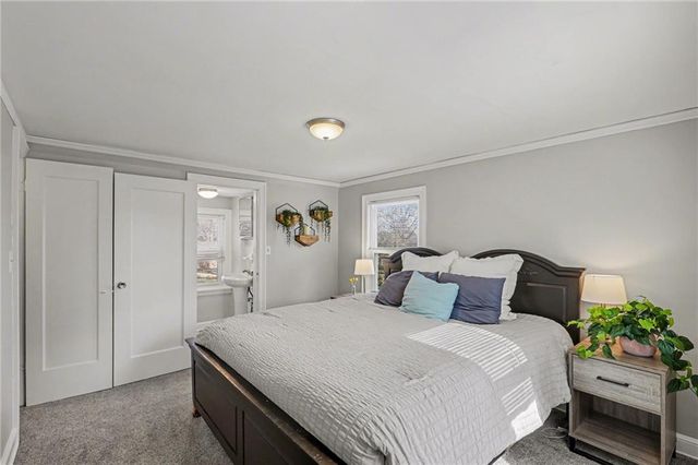 921 MANOR Road, Independence, MO 64055