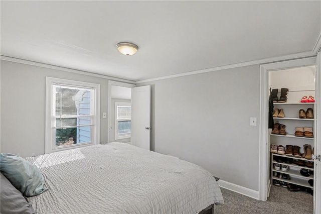 921 MANOR Road, Independence, MO 64055