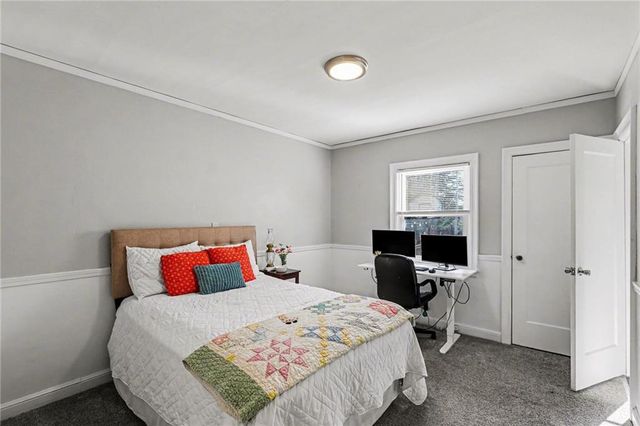 921 MANOR Road, Independence, MO 64055