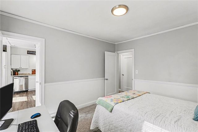 921 MANOR Road, Independence, MO 64055