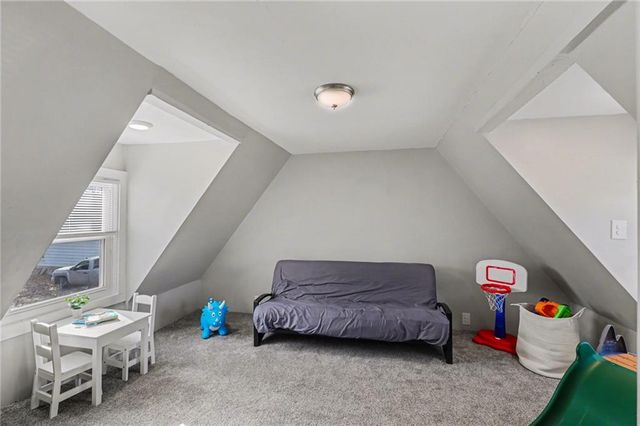 921 MANOR Road, Independence, MO 64055