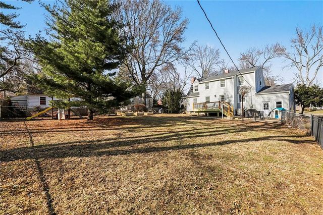 921 MANOR Road, Independence, MO 64055