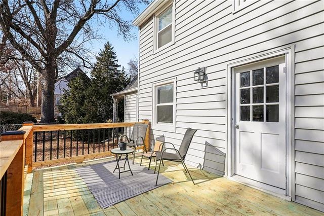 921 MANOR Road, Independence, MO 64055