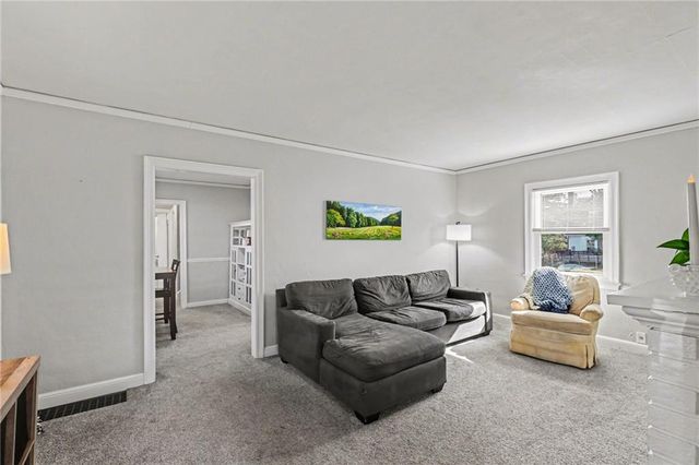 921 MANOR Road, Independence, MO 64055