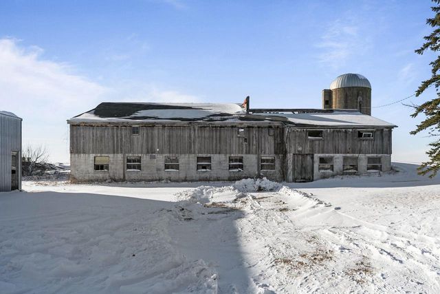 W1991 E River Road, Berlin, WI 54923