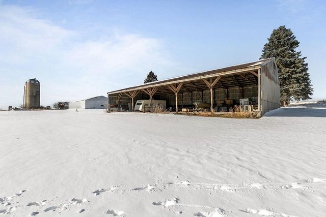 W1991 E River Road, Berlin, WI 54923