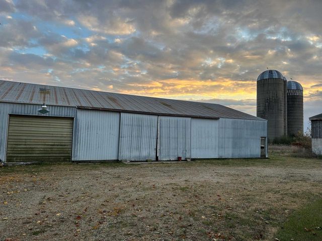 W1991 E River Road, Berlin, WI 54923