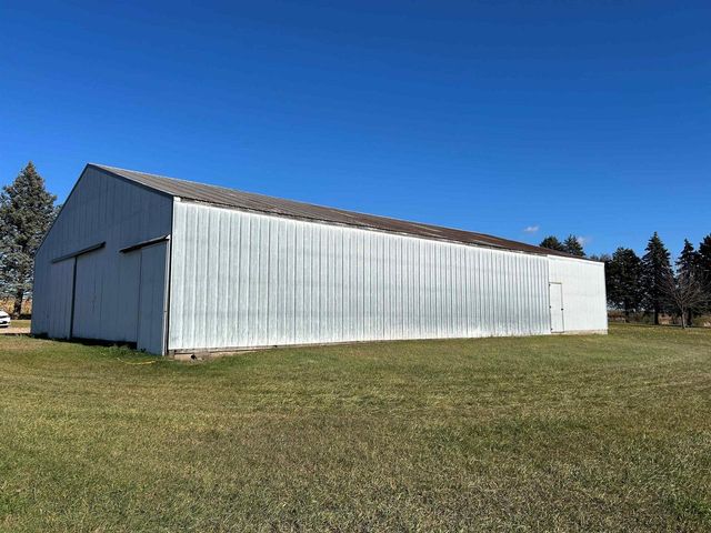 W1991 E River Road, Berlin, WI 54923