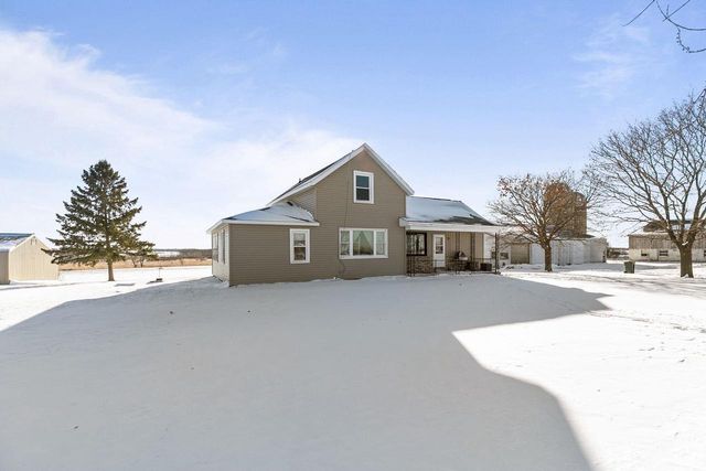W1991 E River Road, Berlin, WI 54923