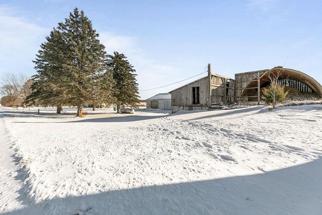 W1991 E River Road, Berlin, WI 54923