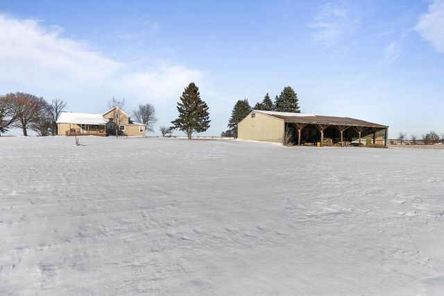 W1991 E River Road, Berlin, WI 54923