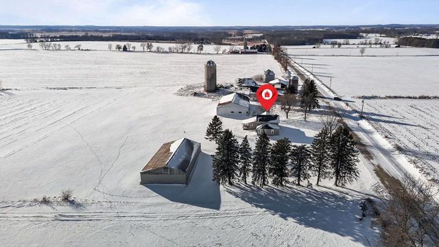 W1991 E River Road, Berlin, WI 54923