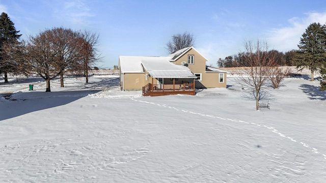 W1991 E River Road, Berlin, WI 54923