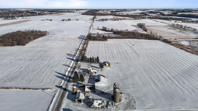 W1991 E River Road, Berlin, WI 54923