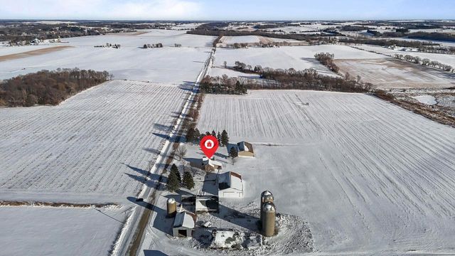 W1991 E River Road, Berlin, WI 54923