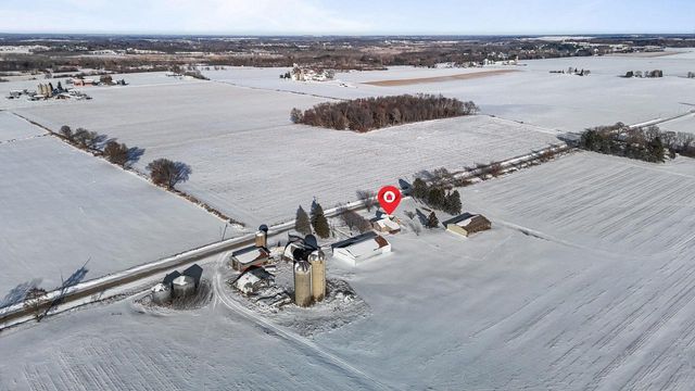 W1991 E River Road, Berlin, WI 54923