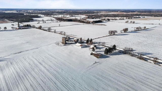 W1991 E River Road, Berlin, WI 54923