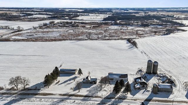 W1991 E River Road, Berlin, WI 54923