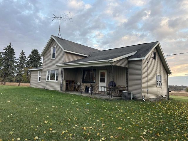 W1991 E River Road, Berlin, WI 54923