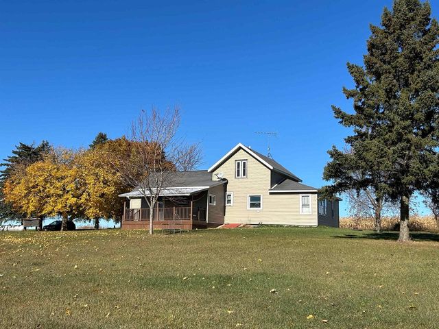 W1991 E River Road, Berlin, WI 54923