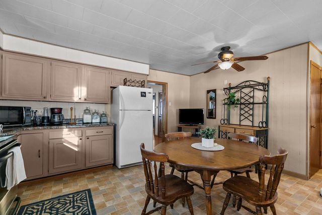 W1991 E River Road, Berlin, WI 54923