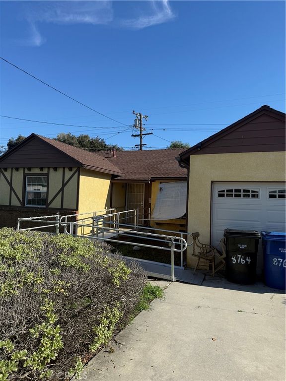 8762 8764 La Salle, Cypress, CA 90630