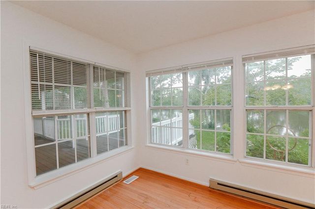 6049 Lake Terrace CIR, Norfolk, VA 23502