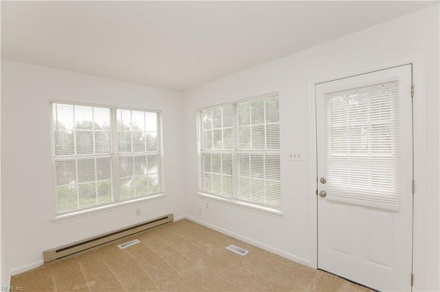 6049 Lake Terrace CIR, Norfolk, VA 23502