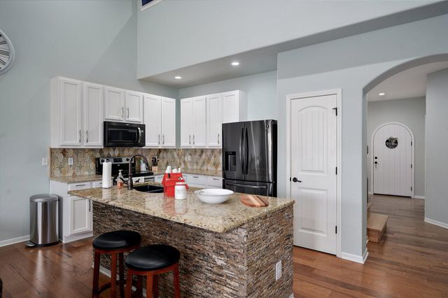 145 N Tuscany Drive, Hollister, MO 65672