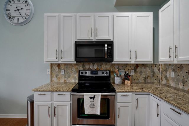 145 N Tuscany Drive, Hollister, MO 65672