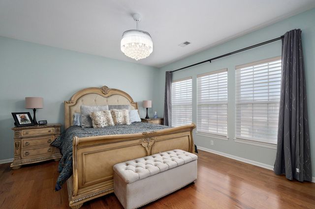 145 N Tuscany Drive, Hollister, MO 65672