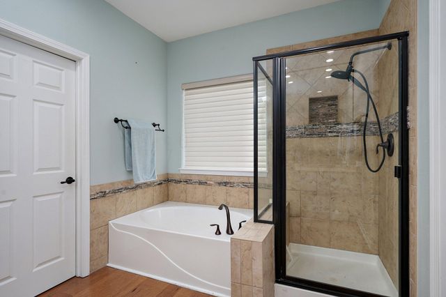 145 N Tuscany Drive, Hollister, MO 65672