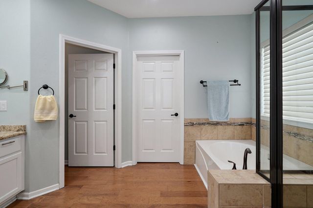 145 N Tuscany Drive, Hollister, MO 65672