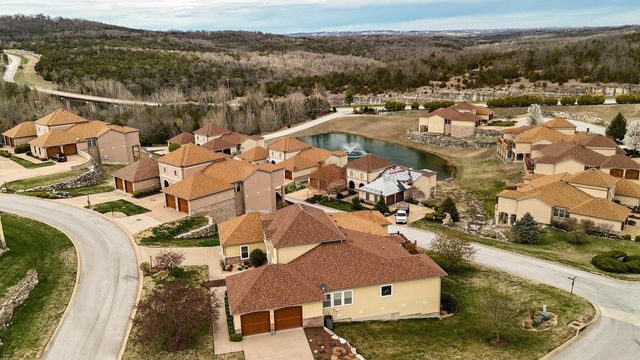 145 N Tuscany Drive, Hollister, MO 65672