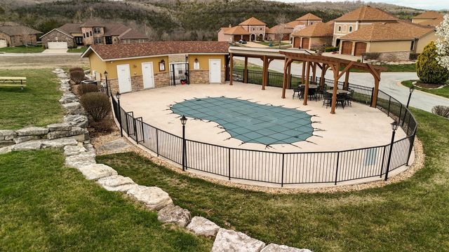 145 N Tuscany Drive, Hollister, MO 65672