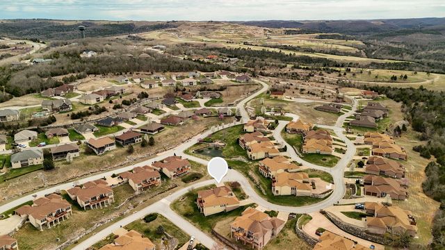 145 N Tuscany Drive, Hollister, MO 65672