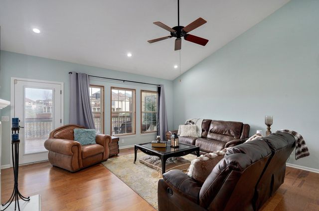 145 N Tuscany Drive, Hollister, MO 65672