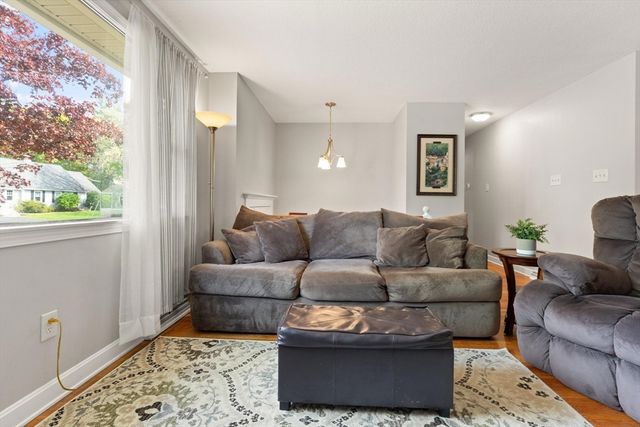 1 Myrtle Ave, Westford, MA 01886