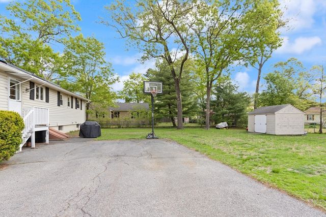1 Myrtle Ave, Westford, MA 01886