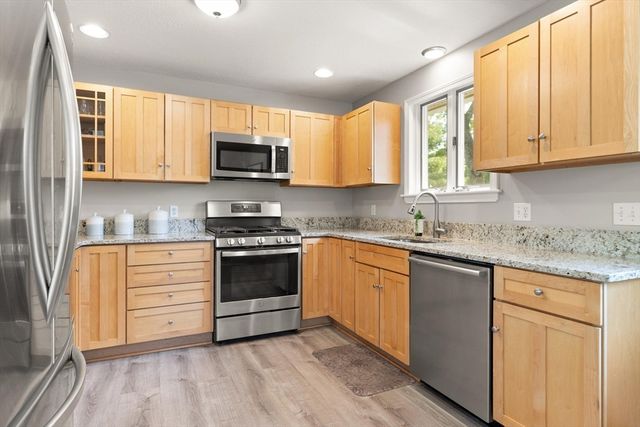 1 Myrtle Ave, Westford, MA 01886