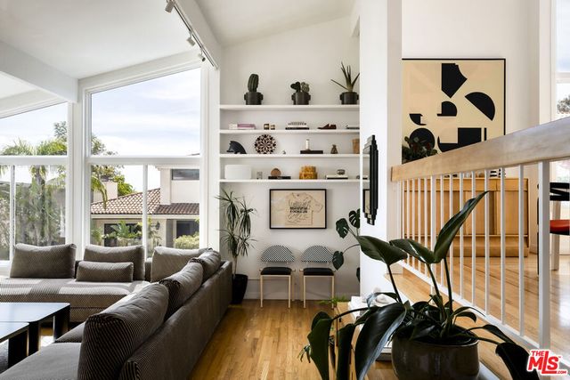 1926 N Crescent Heights Boulevard, Los Angeles, CA 90069