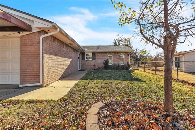203 Kimberly Lane, Yukon, OK 73099