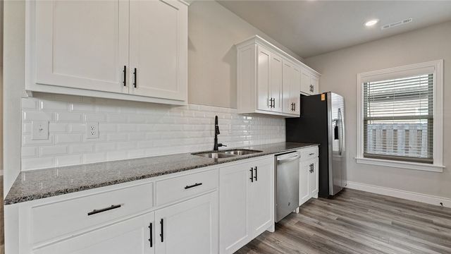 1031 Pebble Pass, Centerton, AR 72719