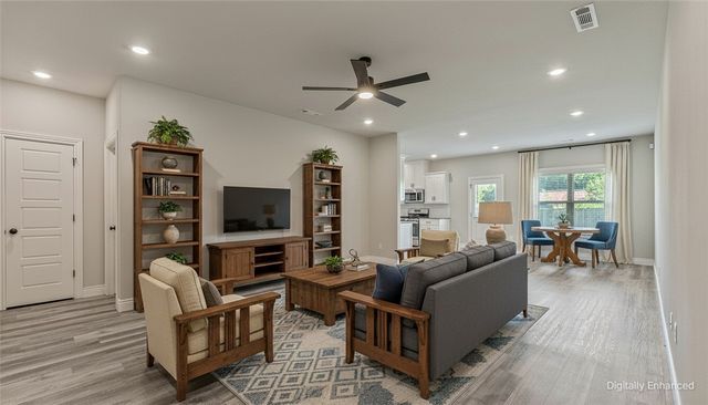 1031 Pebble Pass, Centerton, AR 72719