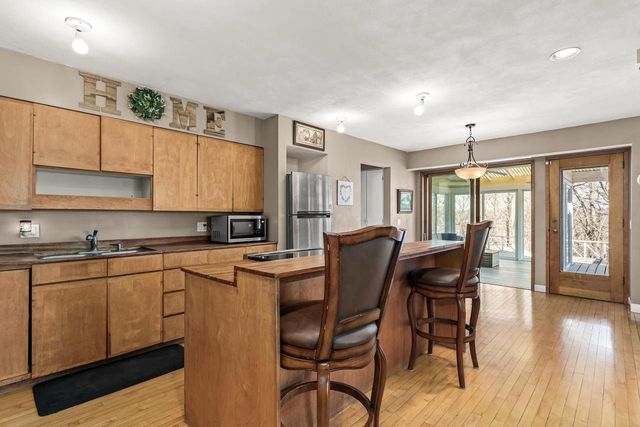 1301 Gartland Avenue, Janesville, WI 53548