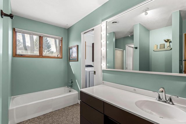 1301 Gartland Avenue, Janesville, WI 53548