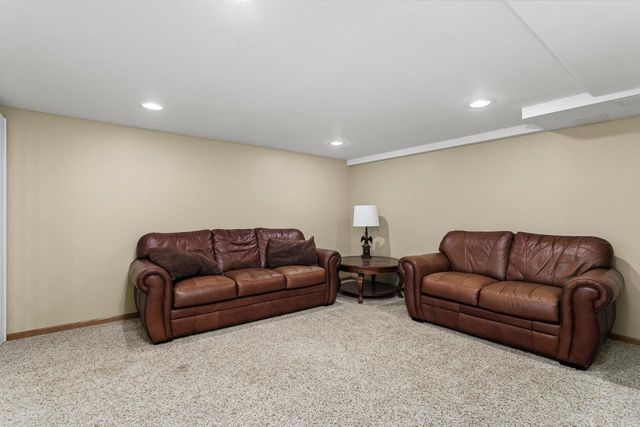 1301 Gartland Avenue, Janesville, WI 53548