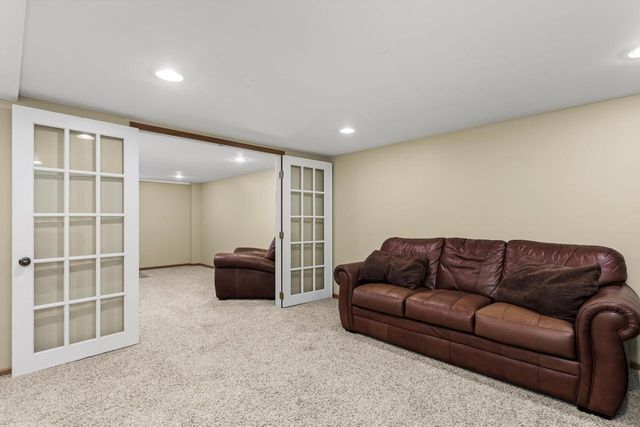 1301 Gartland Avenue, Janesville, WI 53548