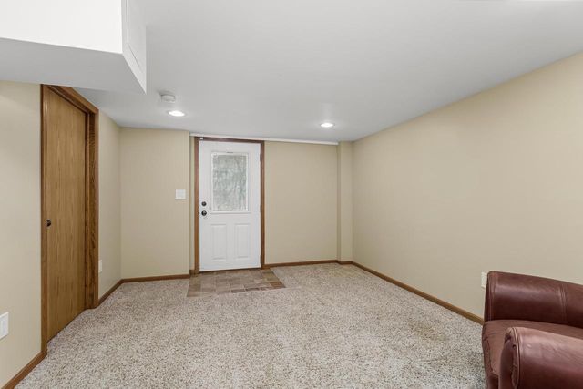 1301 Gartland Avenue, Janesville, WI 53548