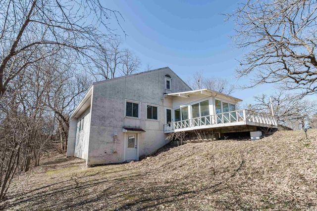 1301 Gartland Avenue, Janesville, WI 53548